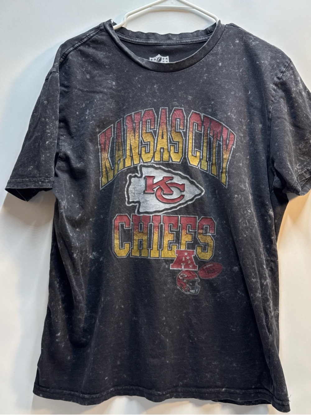 NFL Kansas City Chiefs Women’s Tie-Dye Graphic T-Shirt